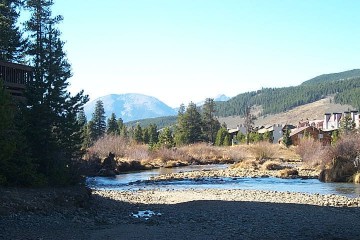 scenery12.jpg (32480 bytes)